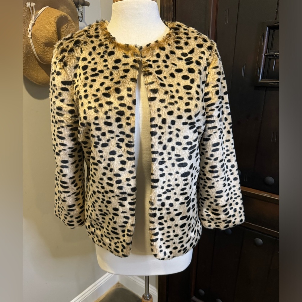 Leopard faux fur jacket by Kut from the Kloth. Size Large